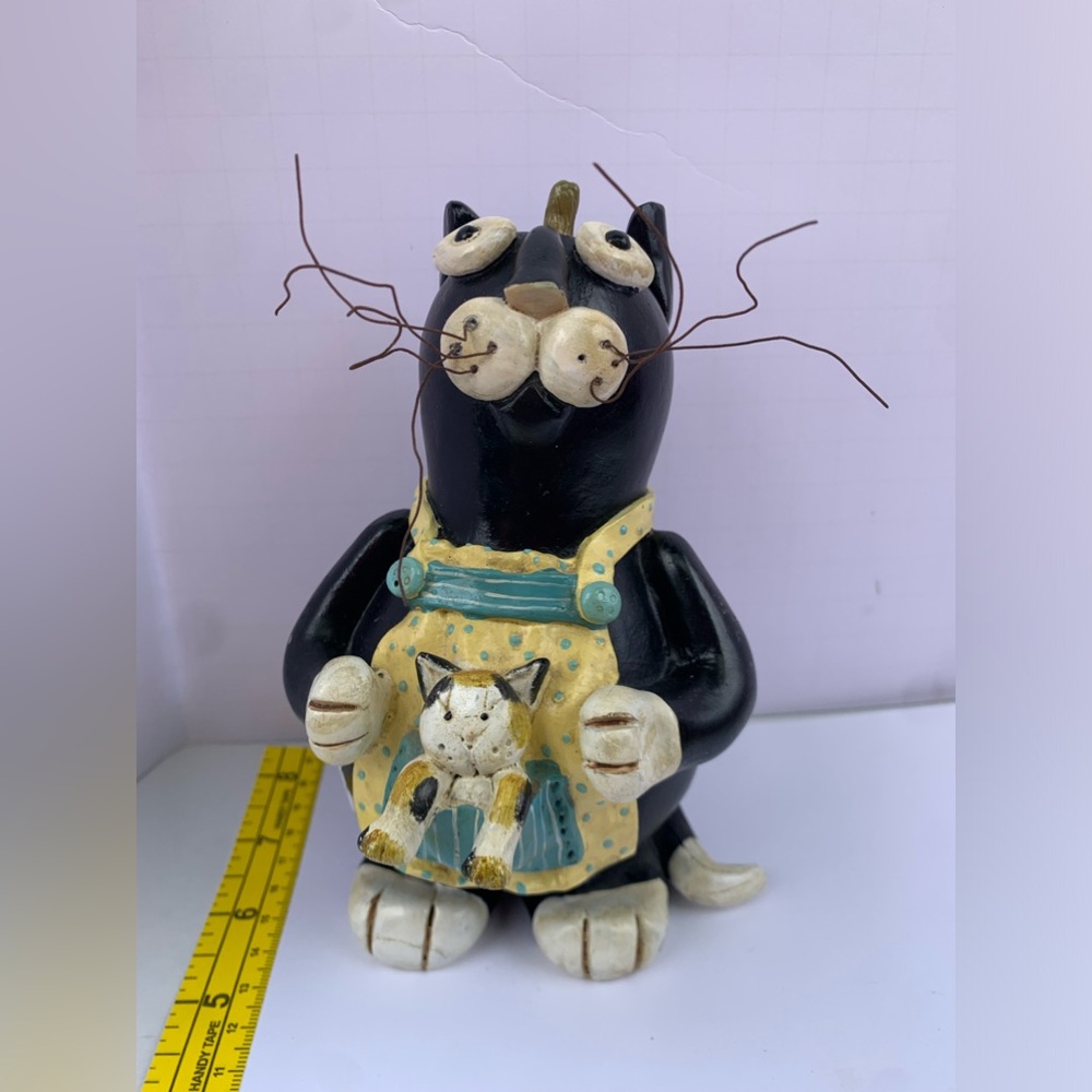 Cat Figurine Moonbeams Apron Strings Black Cat Holding Kitten Resin vintage